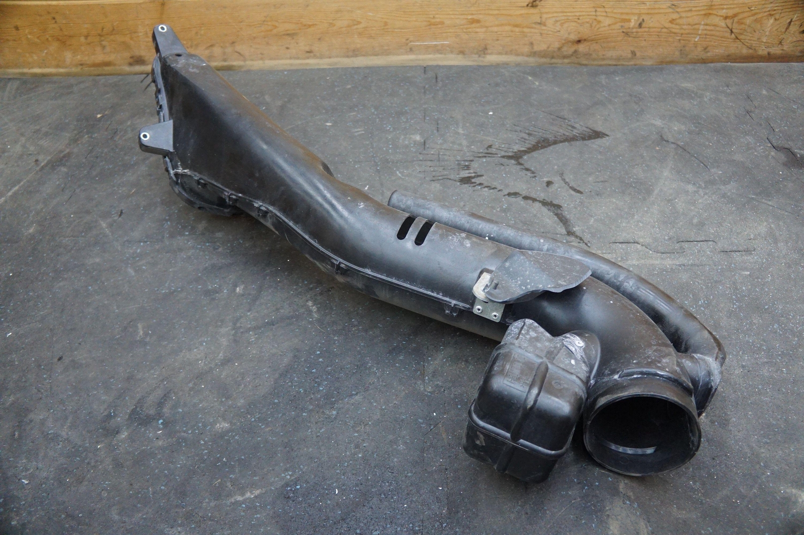 Left Driver Side Air Intake Duct 226059 OEM Ferrari 430 Spider