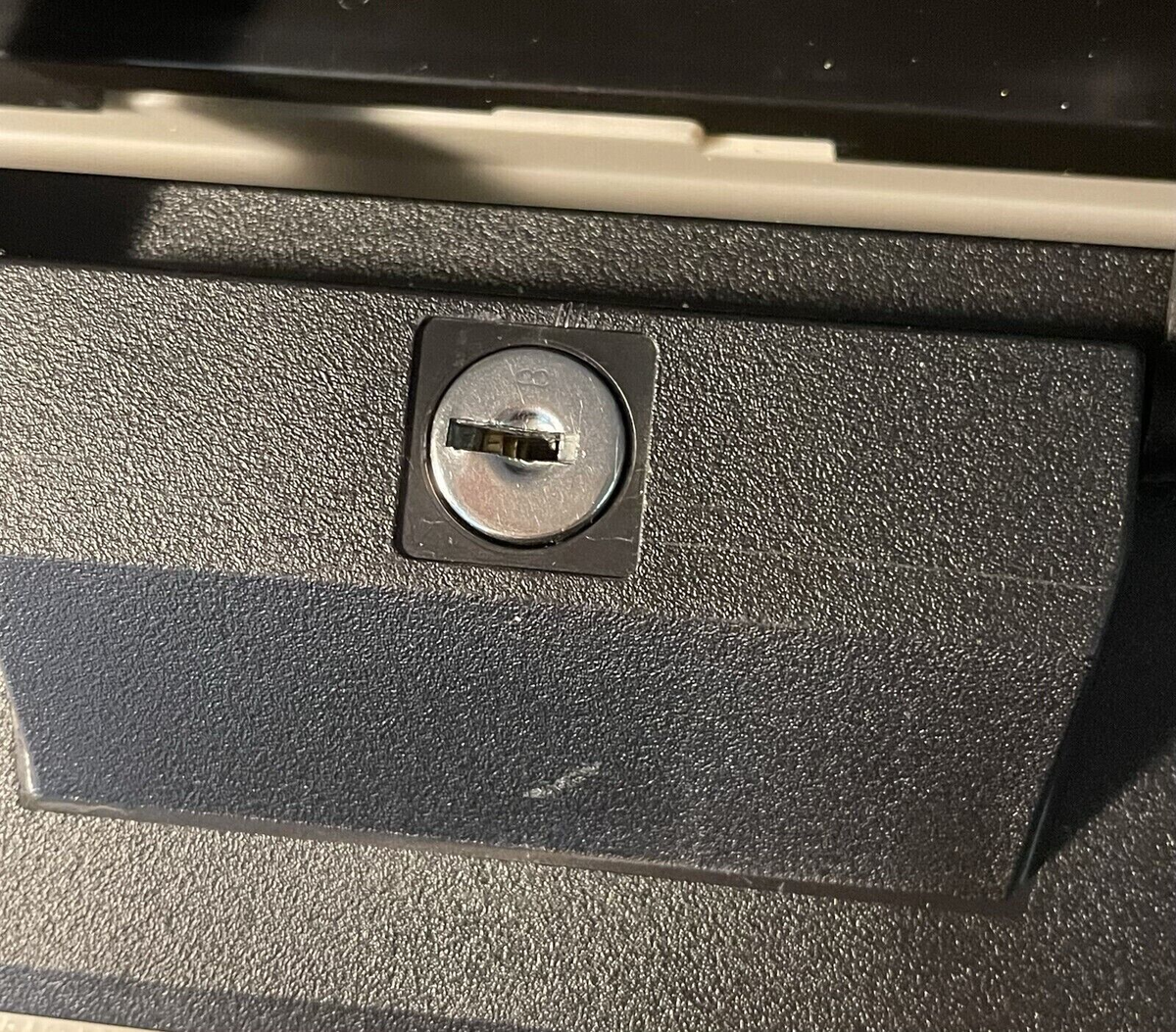 確認用 箱とゼンマイキー 2-Keys ONLY FOR Sentry Safe Box 2100 Chests Letters