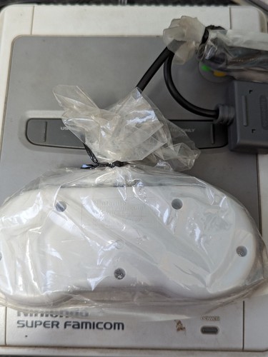 NINTENDO SUPER FAMICOM OFFICIAL CONTROLLER PAD SHVC-005 UNUSED SNES game toy - Picture 2 of 2