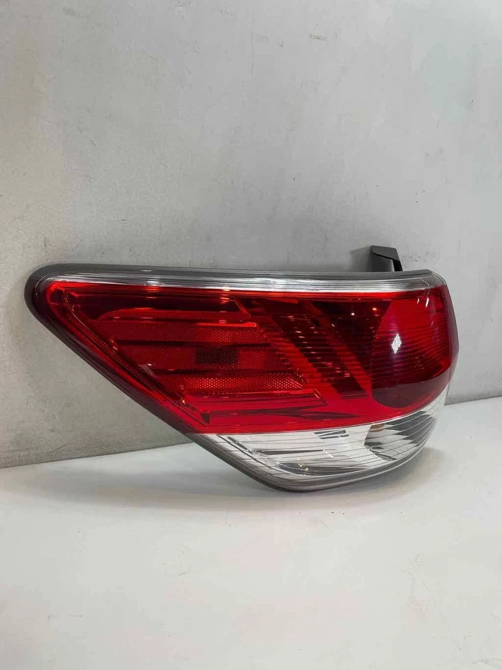 Luz trasera montada en panel cuarto izquierdo OE 949681 para Nissan Pathfinder 2013-2016 Foto 3 de 4