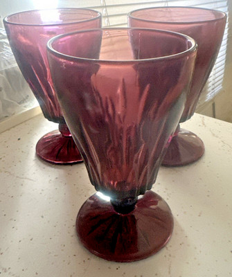 Morrocan Amethyst  Hazel Atlas Footed Glasses, purple, VINTAGE set of 3