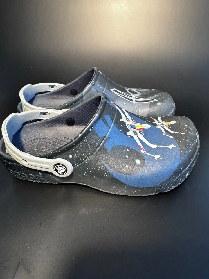 Zuecos negros Star Wars Crocs niños talla J3 X-Wing TIE Fighter edición limitada Foto 3 de 4