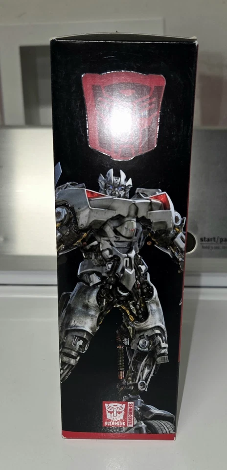 Hasbro Transformers Studio Series Deluxe Class 78 SIDESWIPE Action Fig NEW - Image 4 of 4