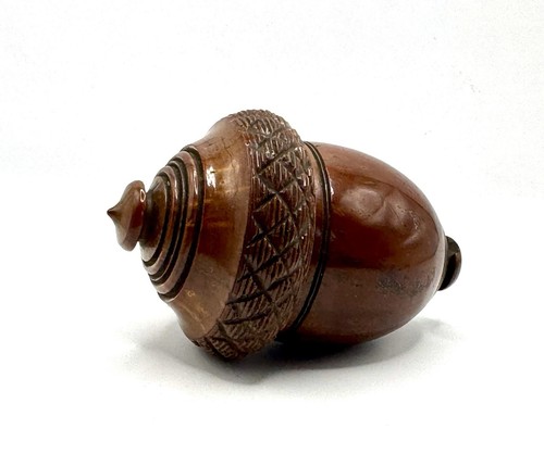 Sublime GIII Acorn Carved Coquilla Nut Nutmeg Grater c.1820 - Picture 7 of 7