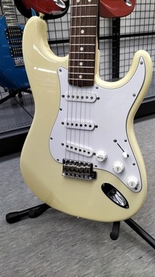 (FENDER JAPAN) ST-50 Used Basswood body Maple neck Rosewood fingerboard Softcase