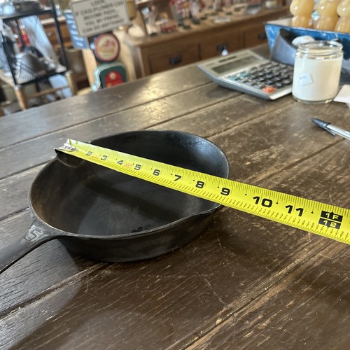 Antique Cast Iron Griswold Cast Iron Skillet No 5 - Picture 5 of 6
