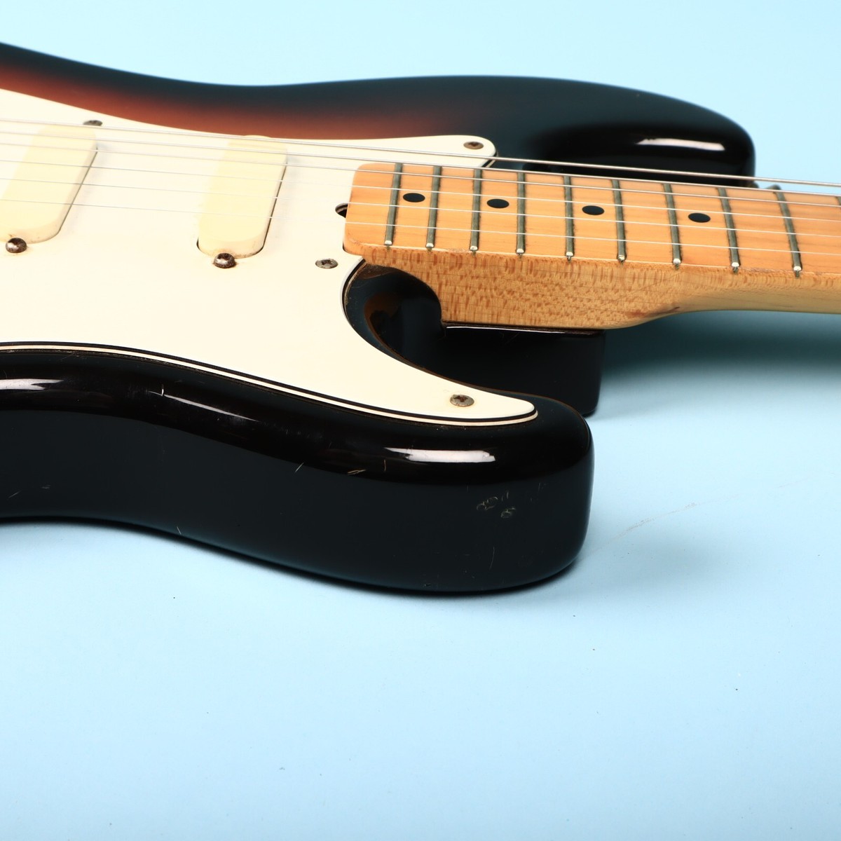 『美品』Squier  by Fender  bullet start Squier Bullet Black 1983 – Chicago Music Exchange
