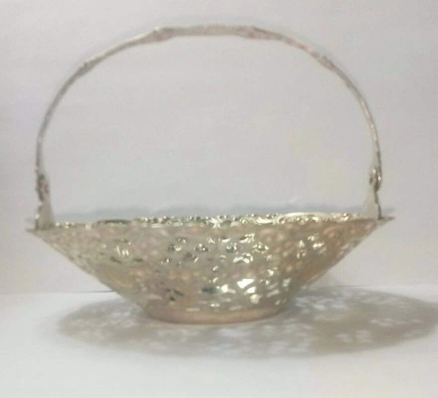 Antigua cesta de celosía rococó Repousse, tiene un sello de plata 800 Cheru para niños Foto 3 de 4