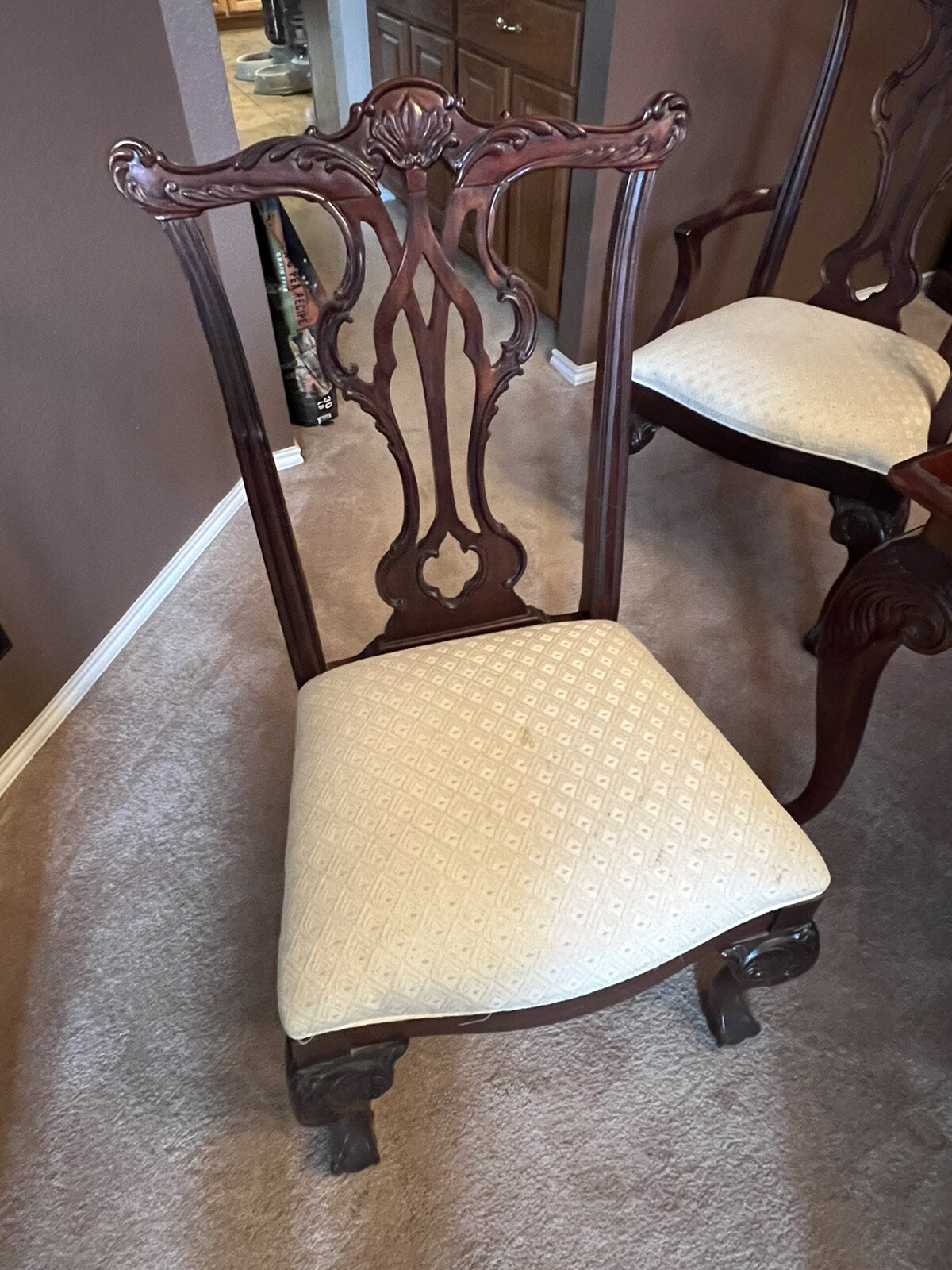 Large Mahogony Formal Dining Room Table and Chairs By Thomasville
