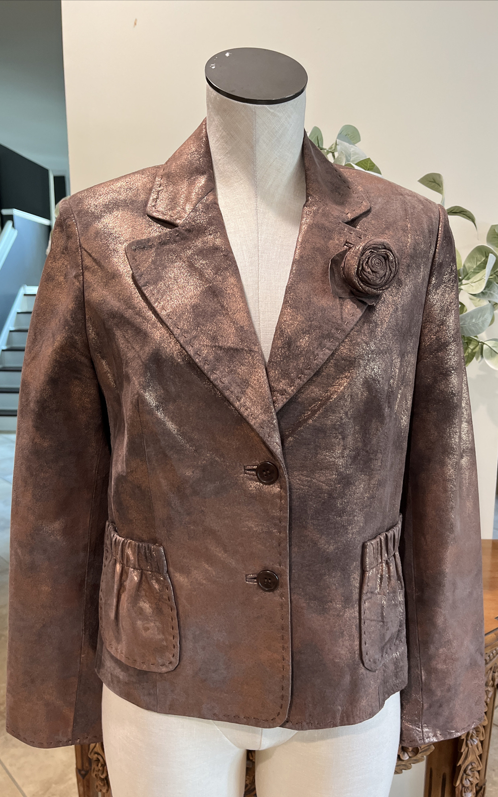 C&E studio women 6 bronze Metallic 100% leather button front long sleeve jacket