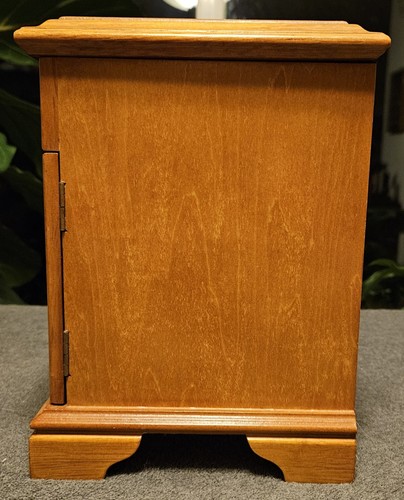 Schöne schwere Holz Schmuckschatulle - oben öffnet 3 Schubladen hinter magnetischen Türen - Bild 12 von 17