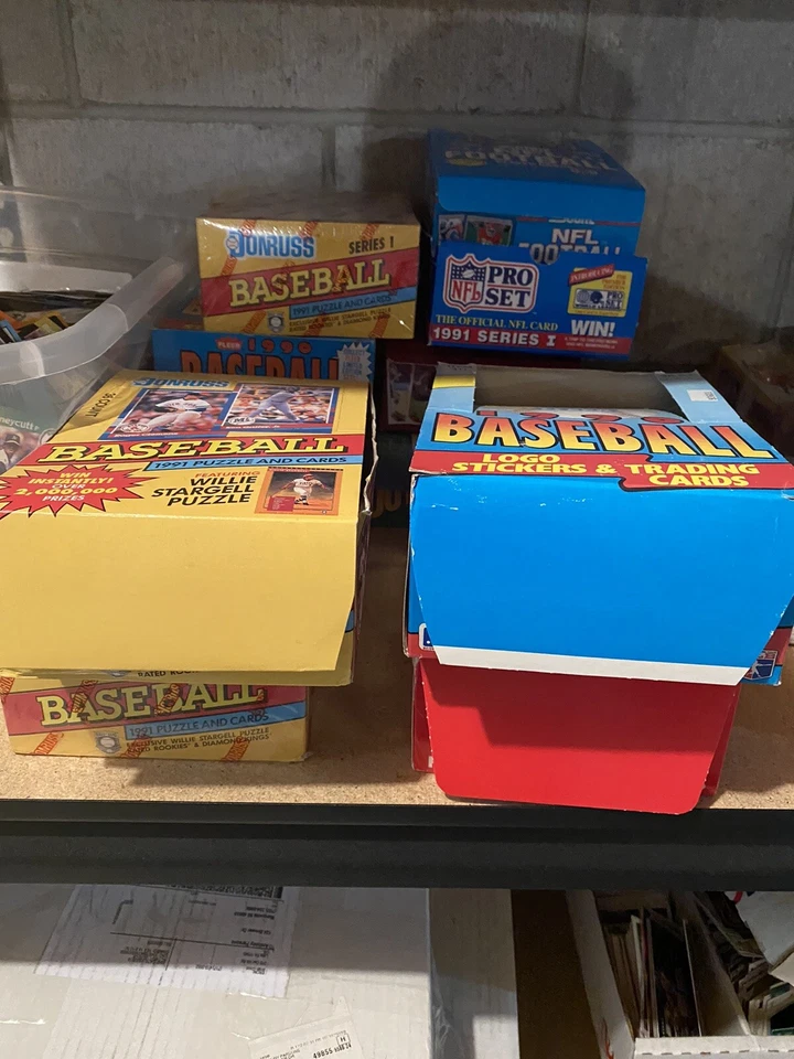 FACTORY SEALED LOT OF OLD VINTAGE UNOPENED HOCKEY CARDS IN PACKS WAYNE GRETZKY - Image 2 of 4