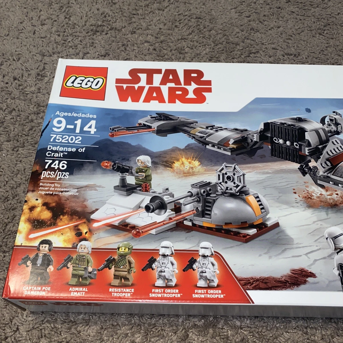 LEGO Star Wars: The Last Jedi Defense of Crait 75202 Building Kit (746  Piece)