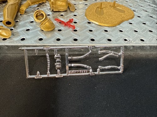 Vintage 1977 Star Wars MPC C-3PO Plastic Scale Model Kit - Started / Comp Parts - Picture 10 of 11