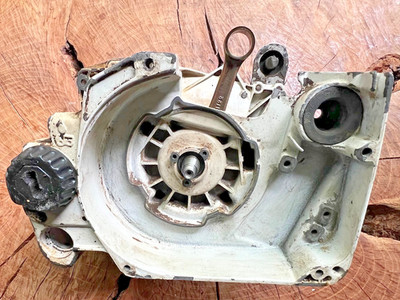 RARE OEM Stihl 064 85cc Chainsaw Engine Crankcase Crank Case