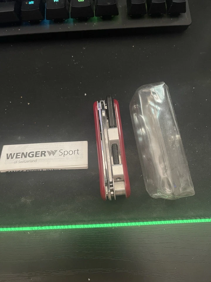 Navaja suiza Wenger multiherramienta para bicicletas/BIKER 37 navaja suiza usada Foto 3 de 4