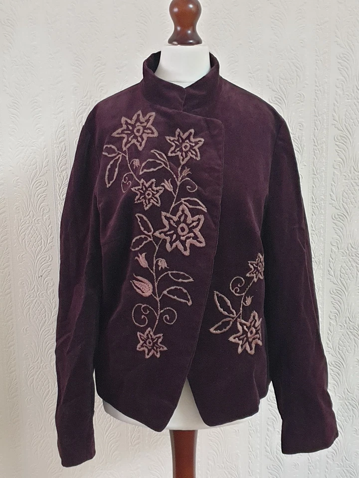 Vintage 80s ZARA Brownish Burgundy Velvet Blazer Floral Embroidered Jacket L - Image 1 of 4