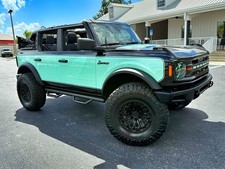 2024 Ford Bronco BAYSHORE BRONCO SEAFOAM BLACK 2 TONE LEATHER LIFT
