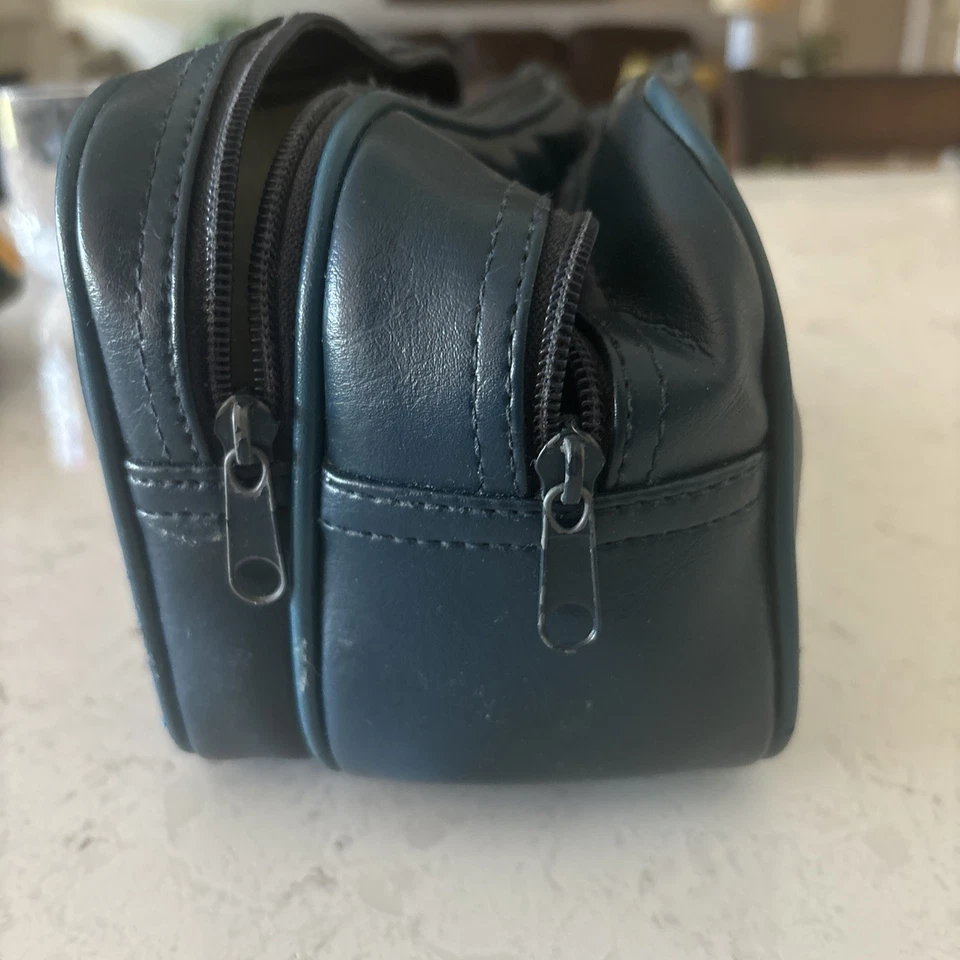 VINTAGE Genuino Fossil Dopp Kit Bolsa de Aseo - Vinilo Verde Azulado Profundo - 2 Cremallera Comp Foto 4 de 4