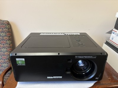 Digital Projection E-VISION WXGA 600,  6000 LUMENS, LOW HOURS!!-804