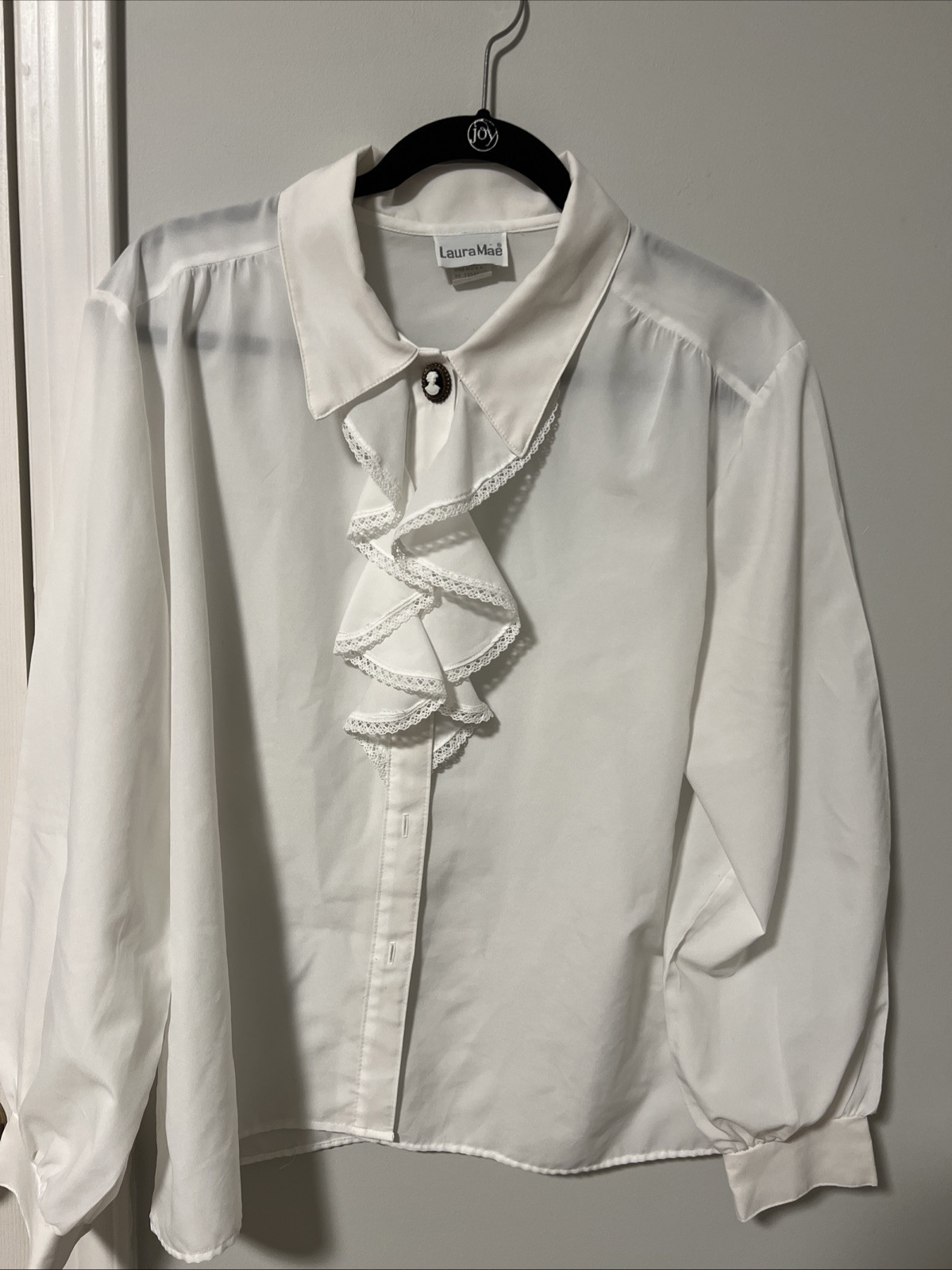 Vintage  Laura Mae 70’s Button Up Long Sleeve Ruffle Blouse, White Detailed