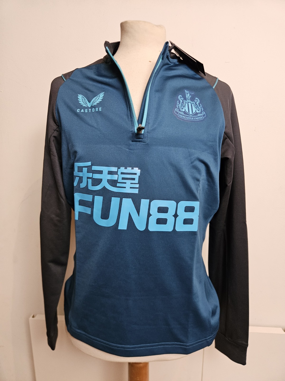 Newcastle United Training Jacket Ink Blue Premium Pullover Top UK 12 # image 2