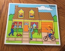 Vintage Playskool Wood Puzzle House With Pegs 1986 379-04