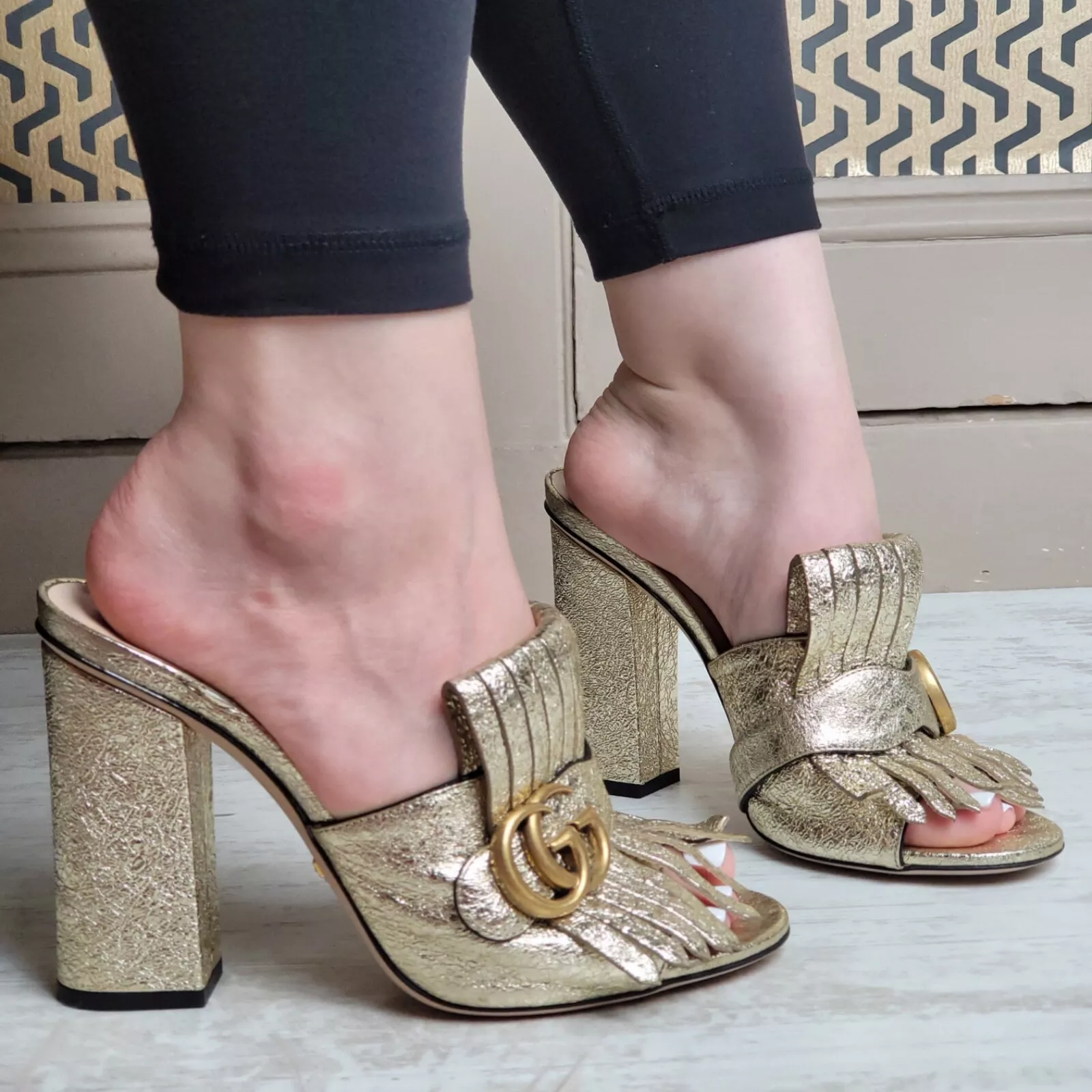 Gucci Marmont cuir doré franges talons mules sandales chaussures escarpins EU38 UK 5