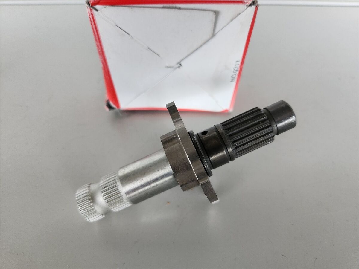NW KICK STARTER AXLE YAMAHA 1980-83 XT250 , SR250 1980 , 3y1 NW KICK STARTER AXLE YAMAHA 1980-83 XT250 , SR250 1980 , 3y1