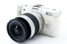 Pentax Q 12.4MP 5-15mm Lens Kit White Exc   w/8GB SD Card,Strap 241 