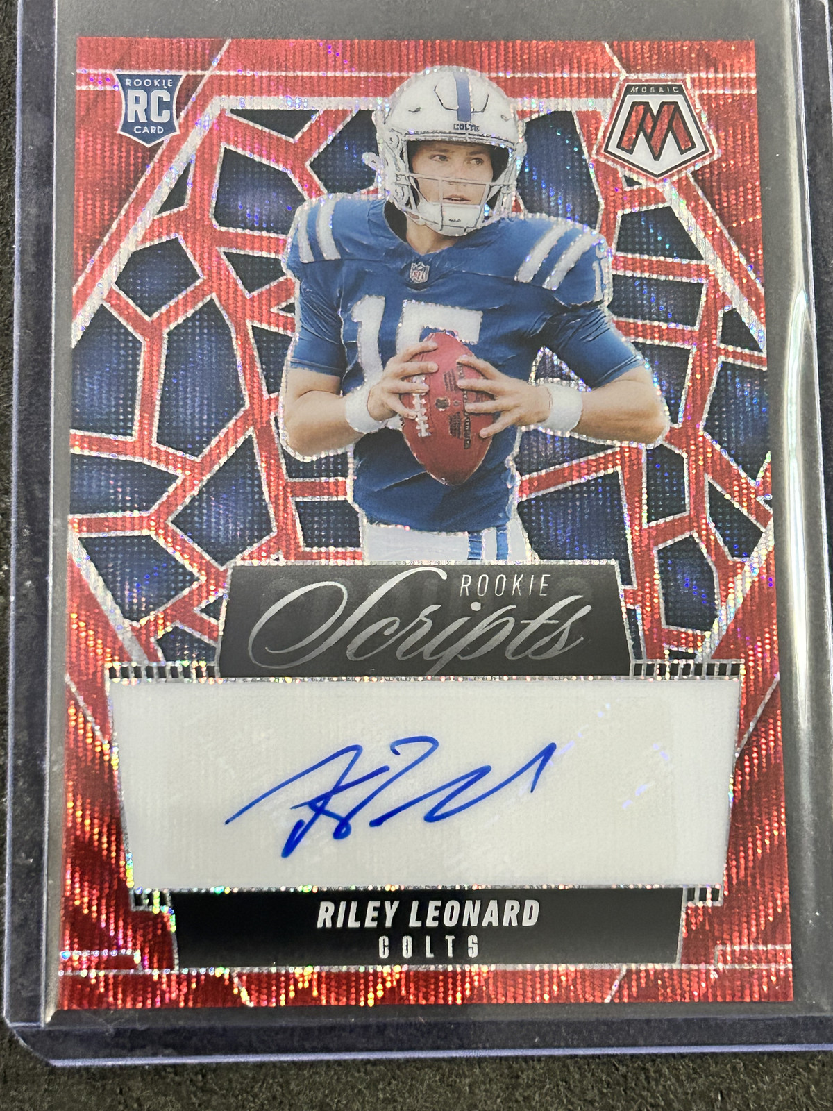 2025 Panini Mosaic - RILEY LEONARD - Rookie Scripts Autograph - Red Wave