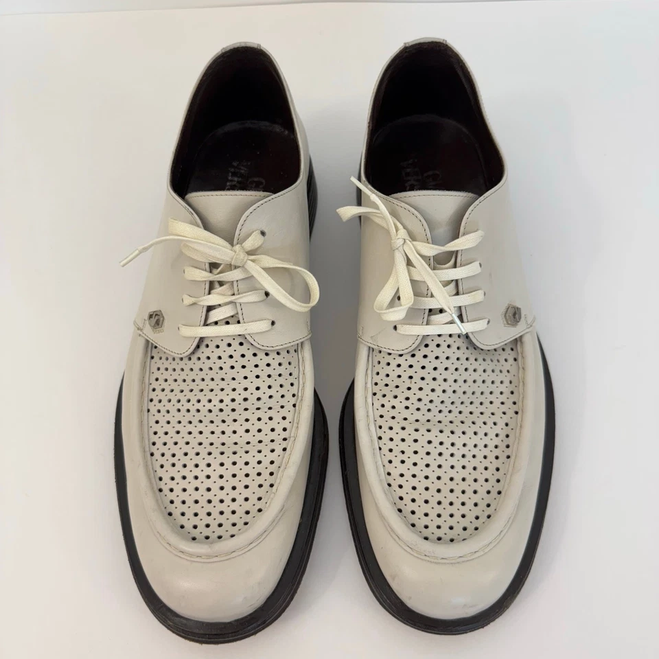Zapatos con cordones Gianni Versace vintage de cuero perforado calzado blanco para hombre 11 Foto 3 de 4