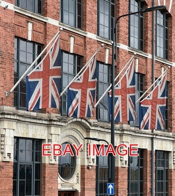 FOTO LEEDS VIER FAHNEN