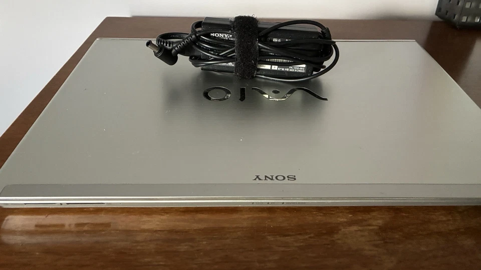 SONY SVT151A11L 15.6 TÁCTIL INTEL i7 1TB HDD 8 GB RAM Foto 3 de 4