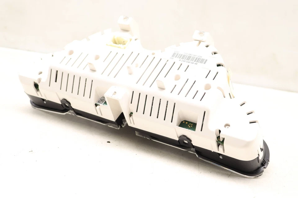 2002-2012 MERCEDES-BENZ SL500 - Instrument Cluster / Speedometer (160 MPH) - Image 4 of 4