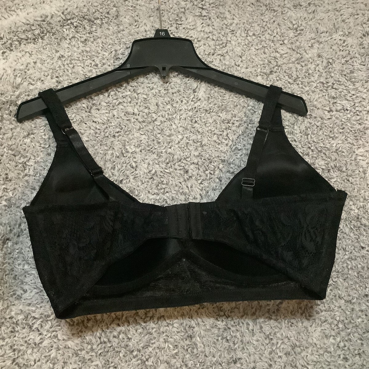 Laura Ashley 38D Lightly Lined Seamless Plunge Wire Free Bra Laura Ashley 38D Lightly Lined Seamless Plunge Wire Free Bra