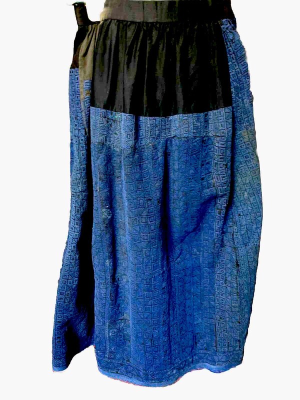 Handmade Traditional Palestinian Heavily Embroidered Bedouin skirtثوب تطريز يدوي