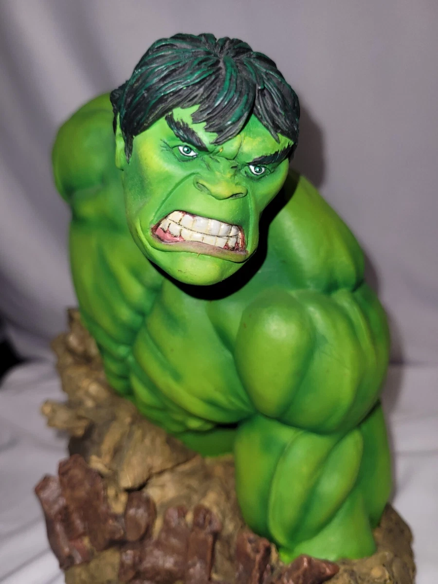 Imposante et superbe statuette En Rèsine , Scène Hulk du film