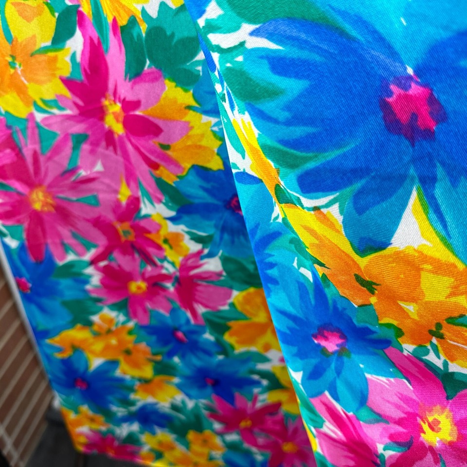 Vintage Woven Fabric Material Floral Groovy RETRO Flower Power