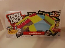 TECH DECK, Neon Mega Park X-Connect Creator, Glow-in-The-Dark Customizable Ramp