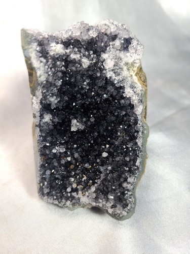 2.5" 173g Standing Black Amethyst Cathedral Geode Crystal Reiki Wiccan HEALING - Picture 3 of 15