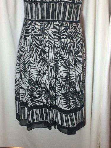 Evan Picone Kleid Gr. 4 schwarz / weiß A-Linie Blumen Spaghettiträger gefüttert - Bild 11 von 12