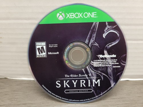 The Elder Scrolls V: Skyrim - Special Ed. (Microsoft Xbox One) Disc Only - Picture 24 of 24