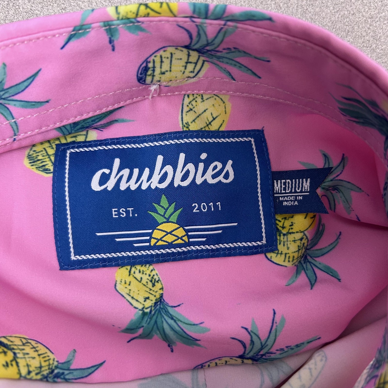 Chubbies Shirt Mens Medium Pineapple Print Short Sleeve Button Up Summer Casual