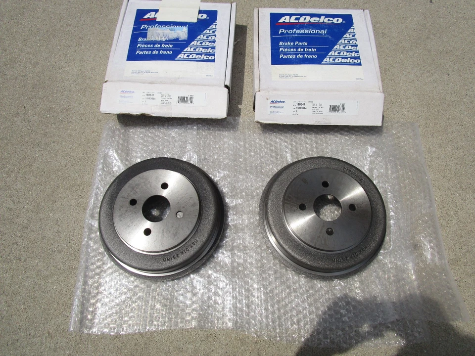 03 - 08 CHEVY COBALT SATURN ION PONTIAC G5 REAR BRAKE DRUMS QTY 2 OEM NEW Foto 2 de 3