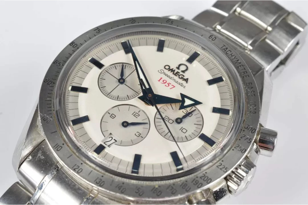 Omega Speedmaster "Broad Arrow"