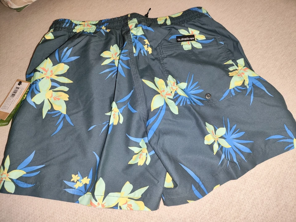 Short de bain Quiksilver – neuf taille m – plage / vacances - Photo 2/4