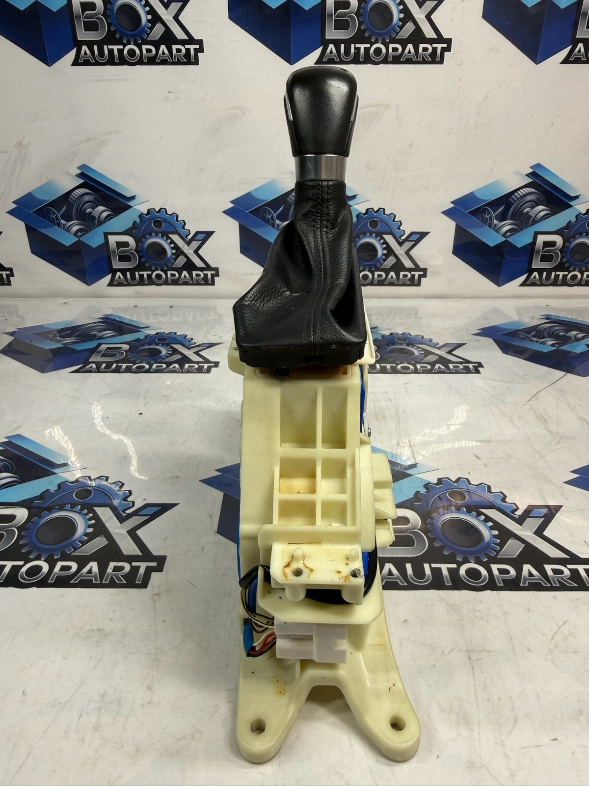 2017-2019 HYUNDAI SONATA  FLOOR GEAR SHIFTER WITH KNOB  46700 C2520 OEM