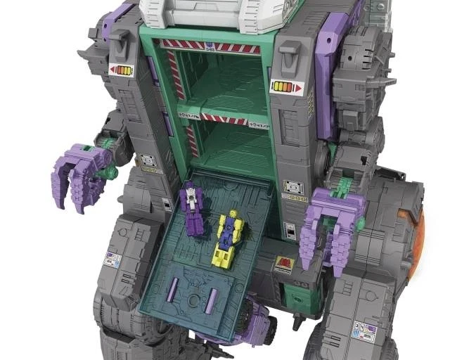 Trypticon and Full-Tilt Titan Class | Transformers Generations Titans Return - Image 4 of 4