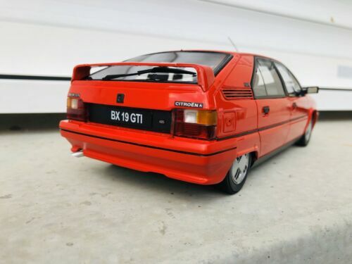 Modellino Citroen BX GTI 1990 Bianco Scala 1:18 - Triple9 Die-Cast